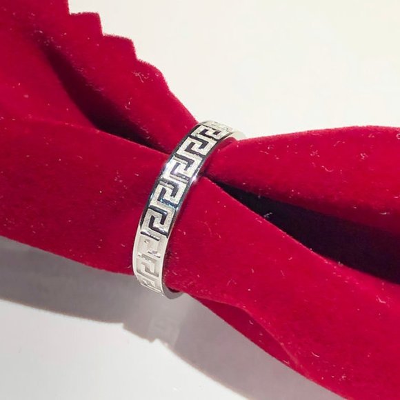 Unsex Brand New 925 Silver Ring Wedding Ring Engagement Ring R019 - Picture 3 of 5